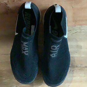 COPY - Nike Air Vapor Max Moc 2  Black Women's Size 8